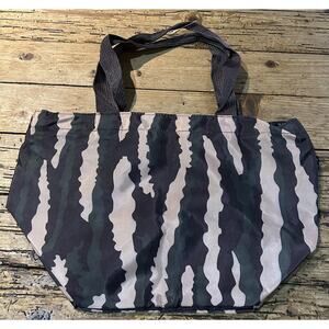 Tug By Foray Medium Size Camo Tote NWOT